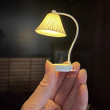 مصباح مصغر مطوي حقيقي بمقياس 1:6 