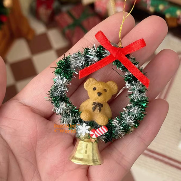 Miniature Bear Christmas Green Wreath | Dollhouse Miniature Shop